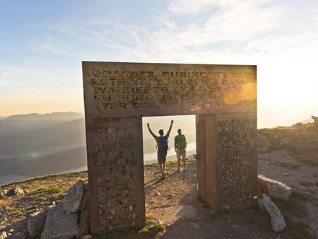 Das Granattor mit Blick auf den Millstätter See