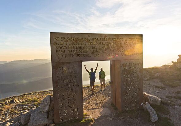 Das Granattor mit Blick auf den Millstätter See