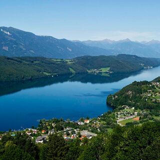 Blick auf Millstatt und See von oben