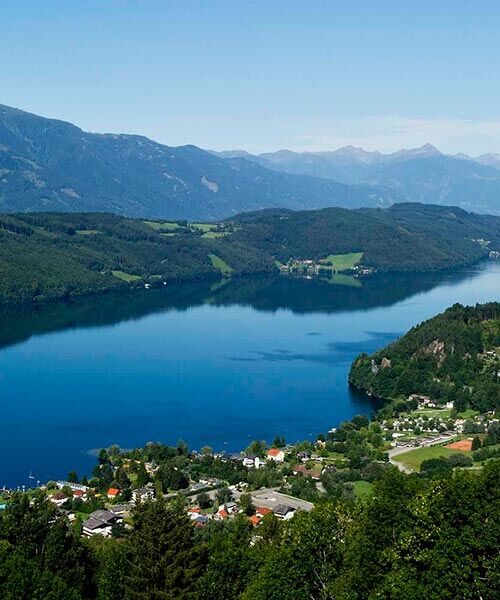 Blick auf Millstatt und See von oben