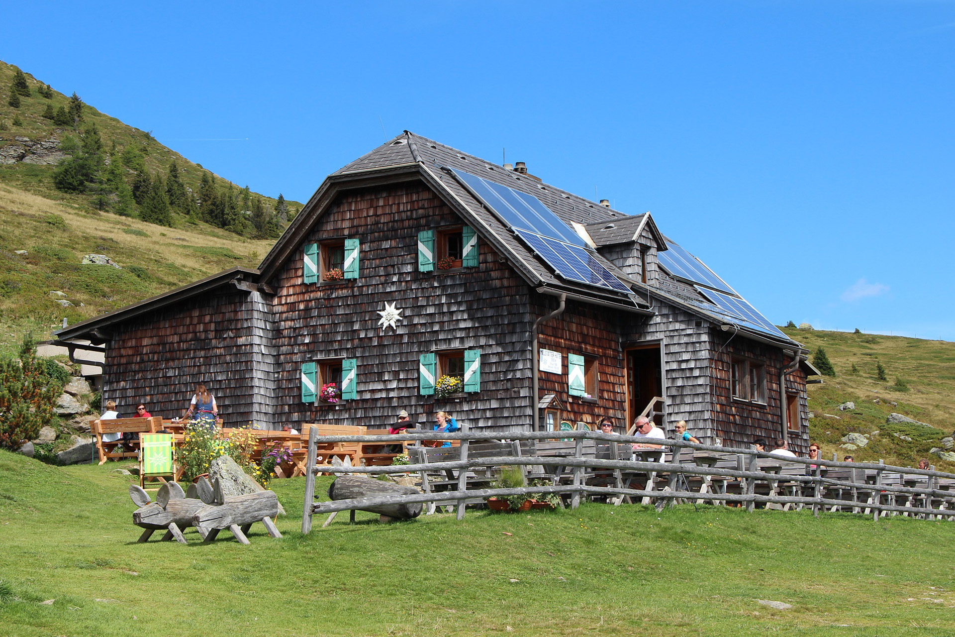 Außenansicht der Millstätter Hütte
