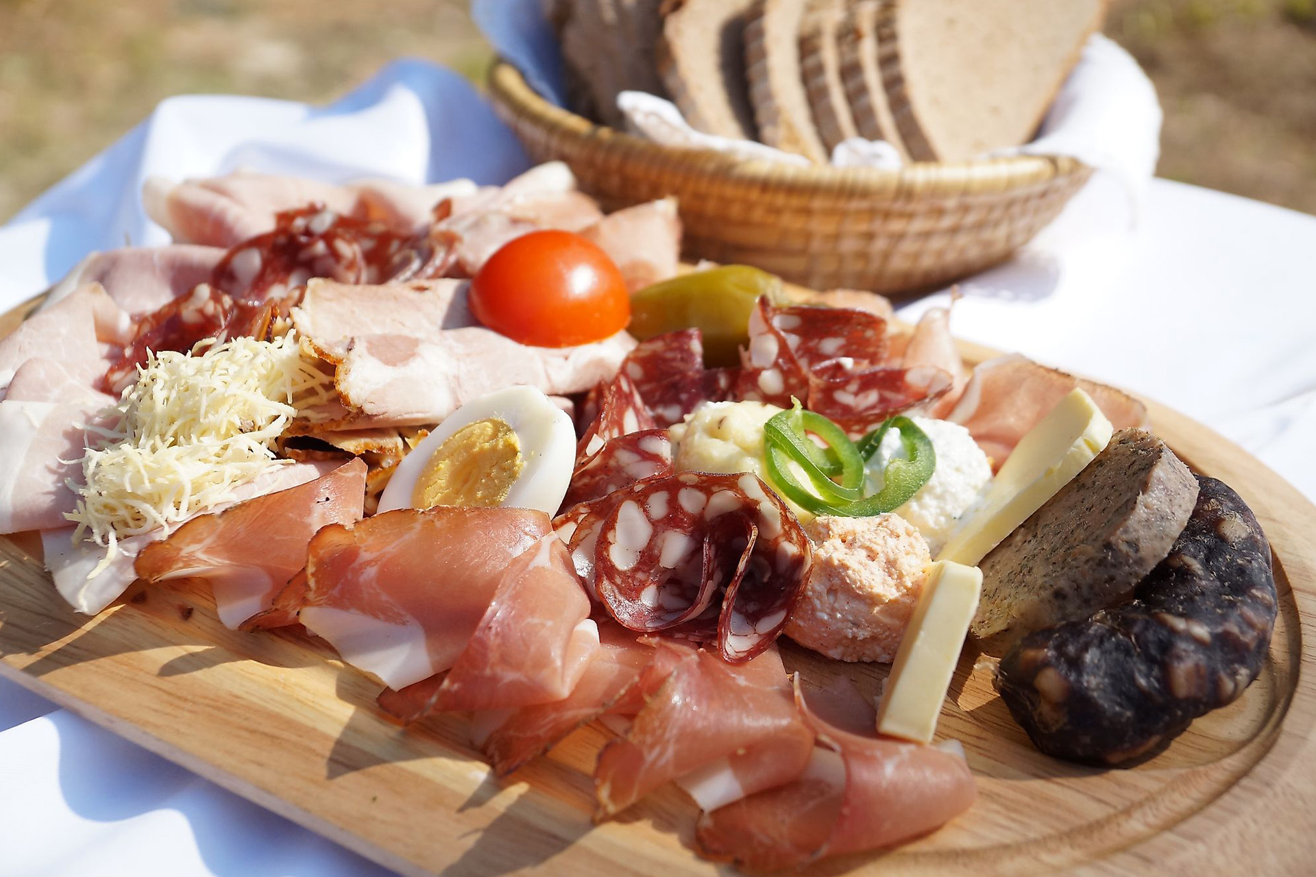 Angerichtete Kärntner Brettljause